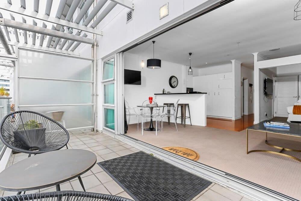 Funky One Bedroom Apartment On Princes Wharf โอ๊คแลนด์ ภายนอก รูปภาพ